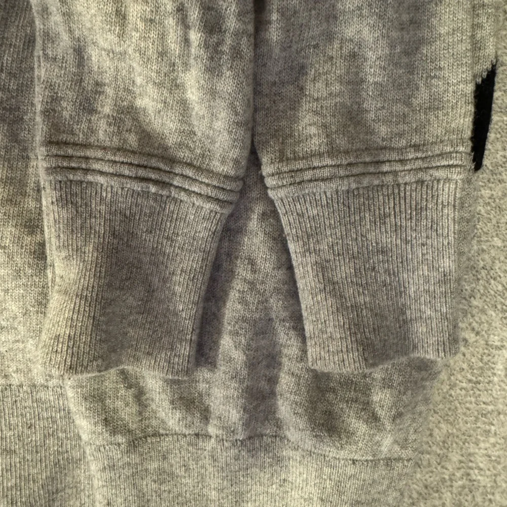 Banana Republic Gray Sweater with Black and White Bow Design XS